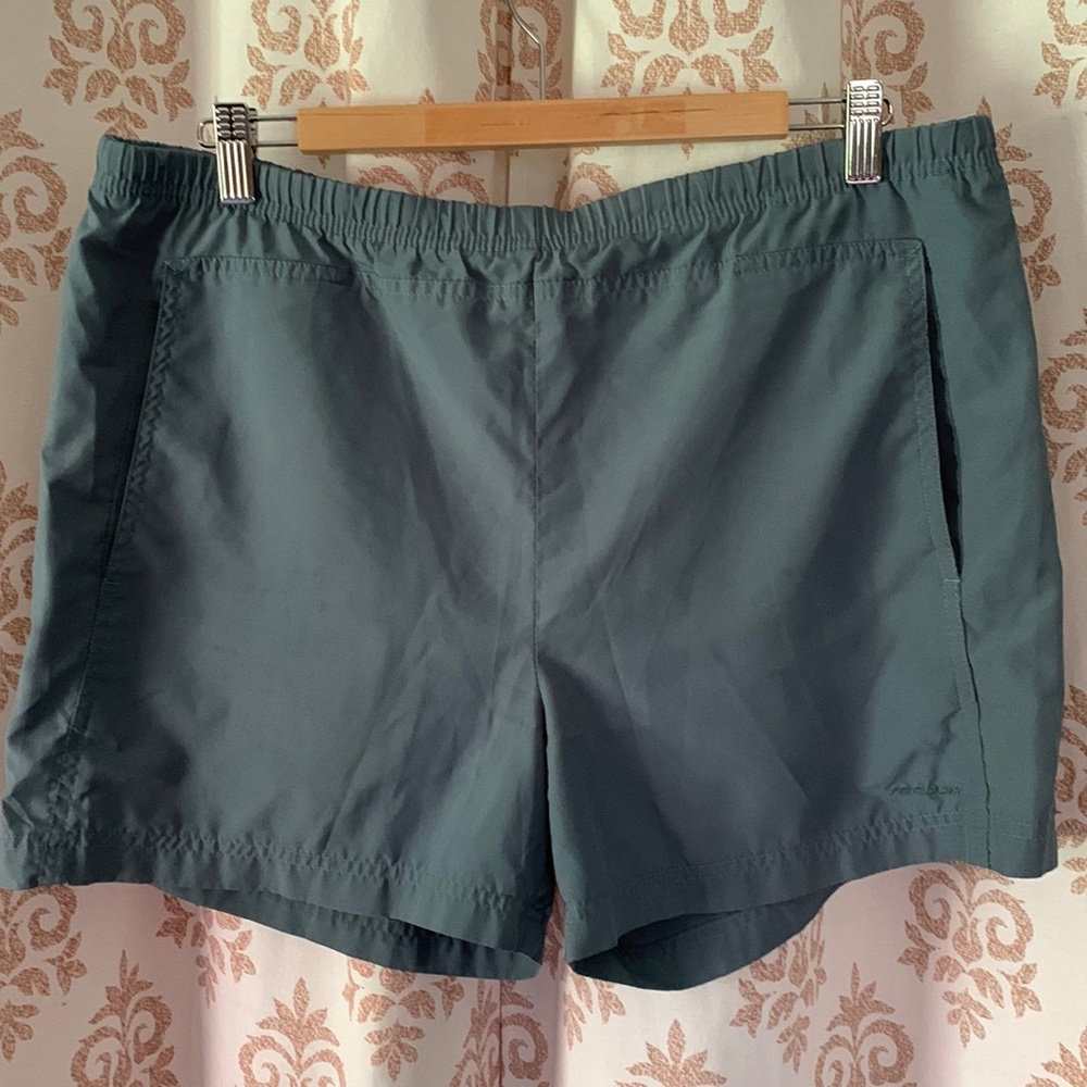 Reebok greenish gray drawstring lightweight shirts with pockets M